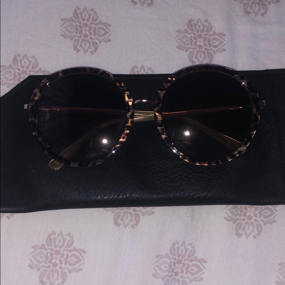 D’Blanc prose brand new sunnies